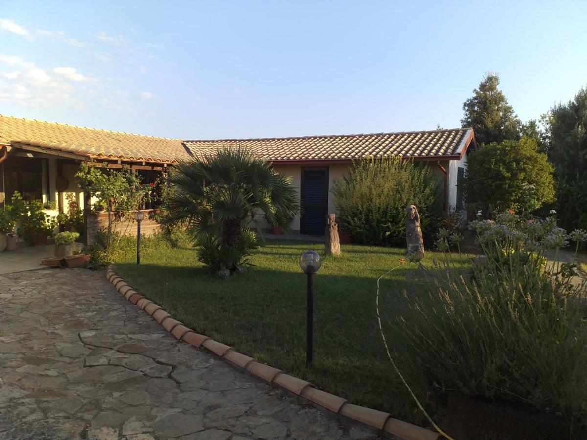B&B Is Camminantis Nurallao Exterior photo